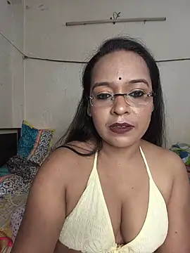 naughtymia06 stripchat live cam model
