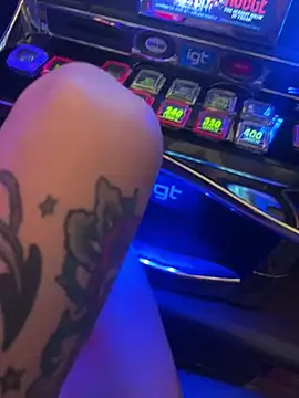 DeeDee-69 stripchat live cam model
