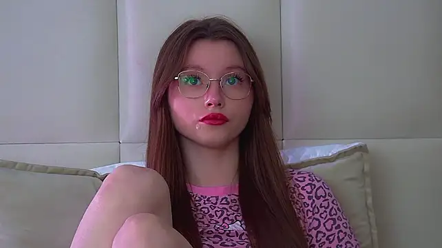 KeiraAsti stripchat live cam model