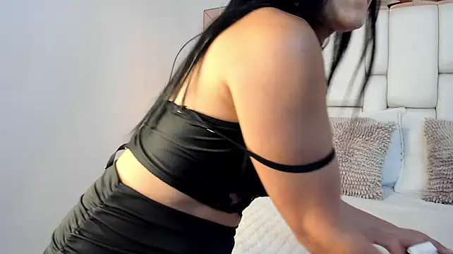 AshlyBella stripchat live cam model