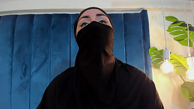 mirandacute stripchat live cam model