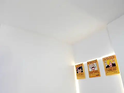 AriaRowenn stripchat live cam model