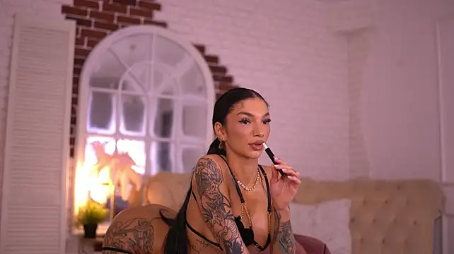 NyssaSky stripchat live cam model