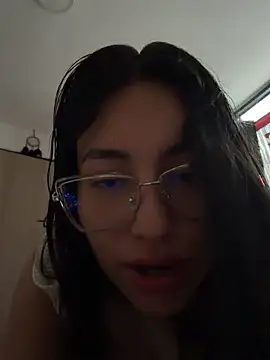 VioletRousee stripchat live cam model