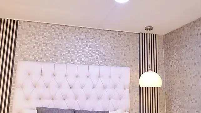 LexiSmile stripchat live cam model