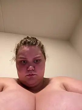 chubbyqueenbb stripchat live cam model
