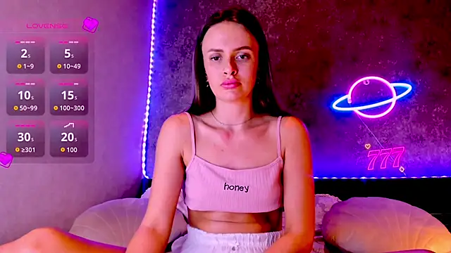 madina_taher stripchat live cam model