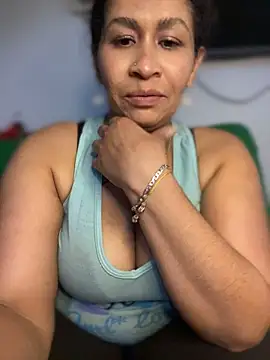 Carola-Ross stripchat live cam model