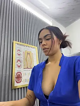 daniela-sexy stripchat live cam model