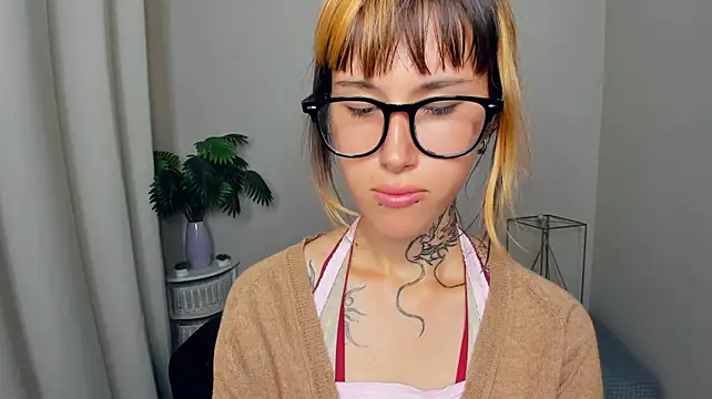 TomikoSword stripchat live cam model