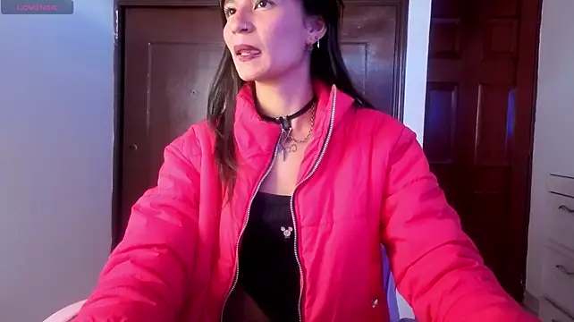 Milufer05 stripchat live cam model