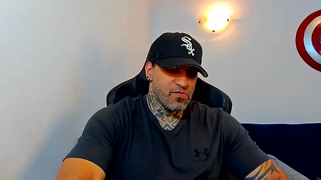 JoshRigby stripchat live cam model