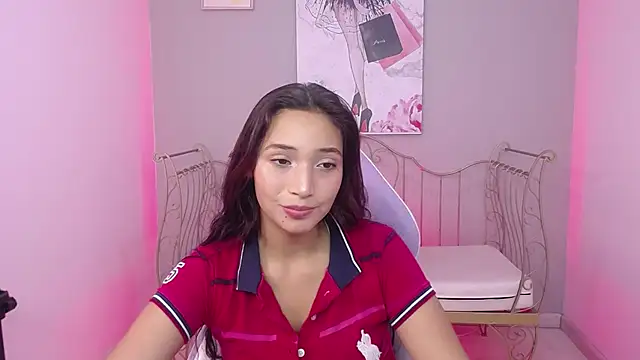 Lessly__ stripchat live cam model