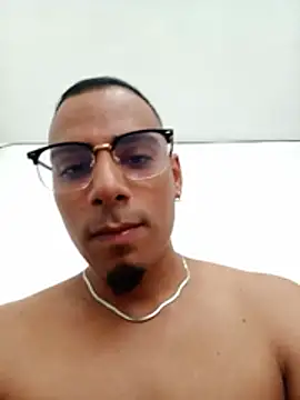 bonehur stripchat live cam model