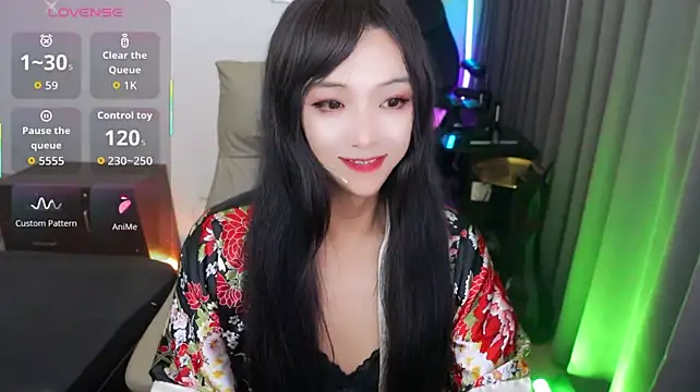 SaraSilky stripchat live cam model