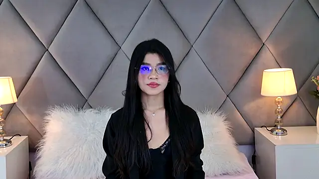 OliviaDiaz stripchat live cam model