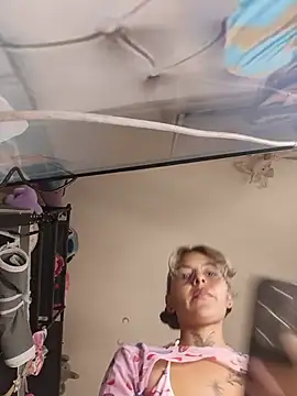 Fuckevita stripchat live cam model