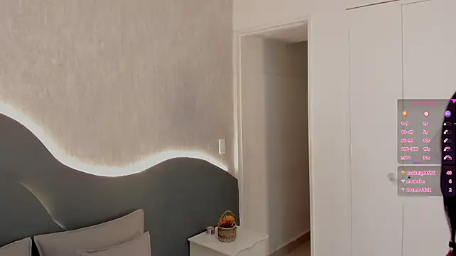 AriaLuxx stripchat live cam model