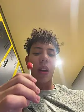 yoursexyjose stripchat live cam model