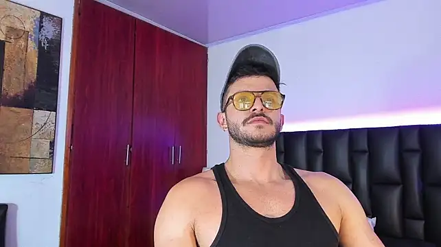 Marcus_lafourt stripchat live cam model