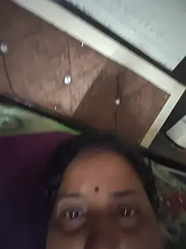 Reena_lodha stripchat live cam model