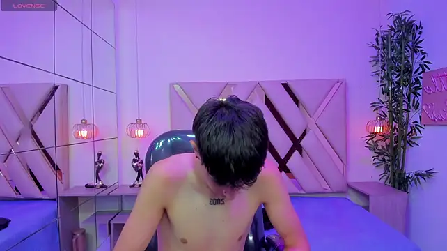 Salvatore18_ stripchat live cam model