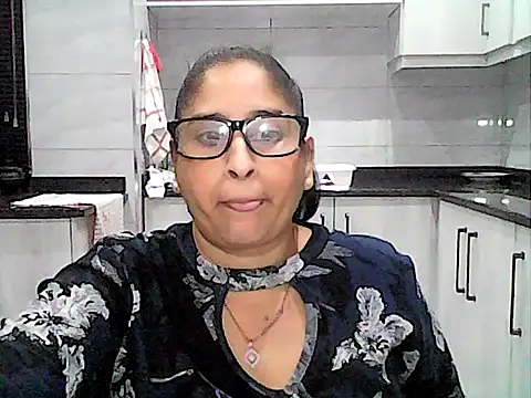 Indiankushy stripchat live cam model