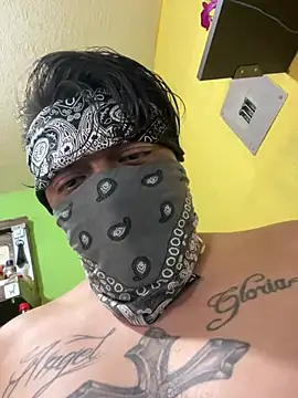khorny5e stripchat live cam model