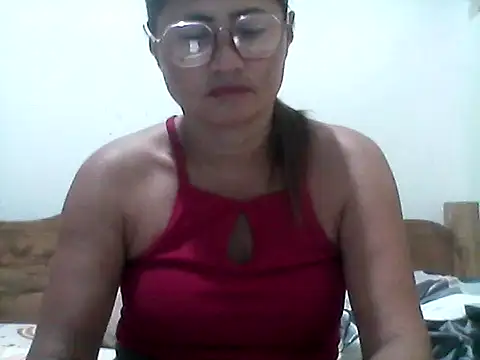 nathalie0045 stripchat live cam model