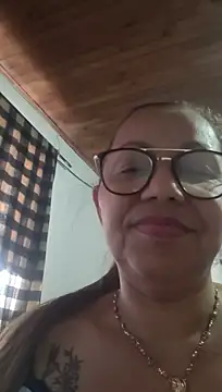 Ladymilf12 stripchat live cam model