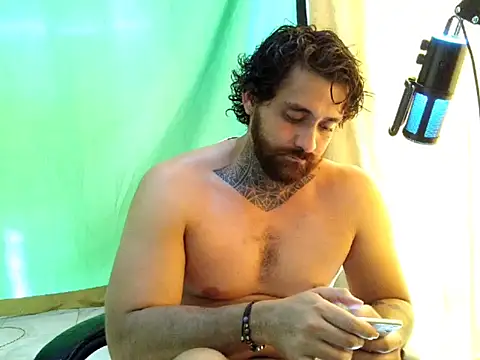 aronmiller404 stripchat live cam model