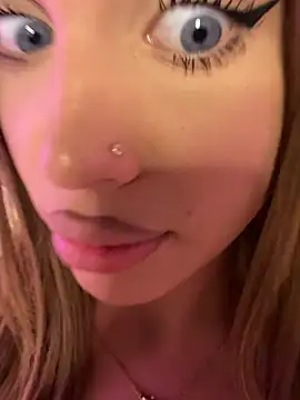 IvyNox stripchat live cam model