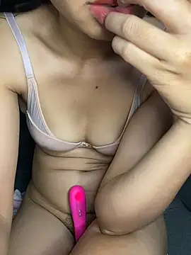 Baby-ly stripchat live cam model