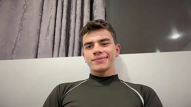 Just_Max02 stripchat live cam model