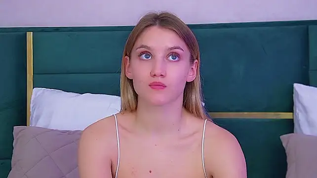 StacyEvances stripchat live cam model