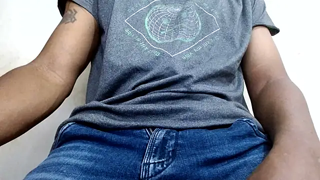 royblackbigpvt stripchat live cam model
