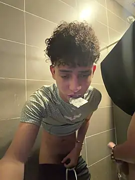 yoursexyjose stripchat live cam model
