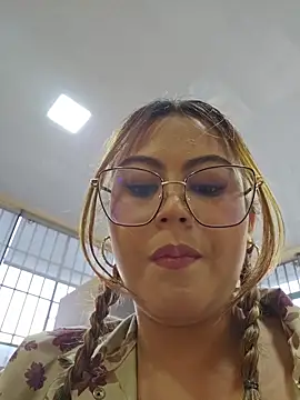 Mari-98 stripchat live cam model