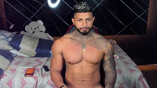 JackMclain stripchat live cam model
