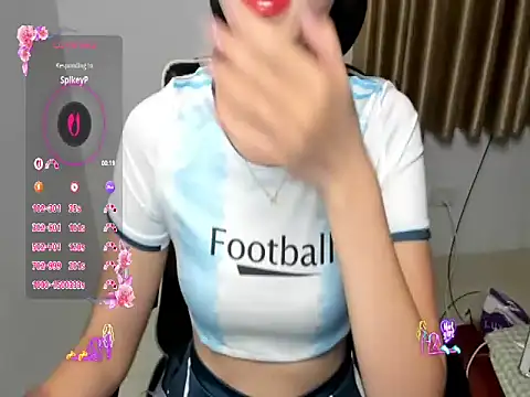 Linh_smile_ stripchat live cam model
