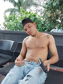 bick_jhonn stripchat live cam model