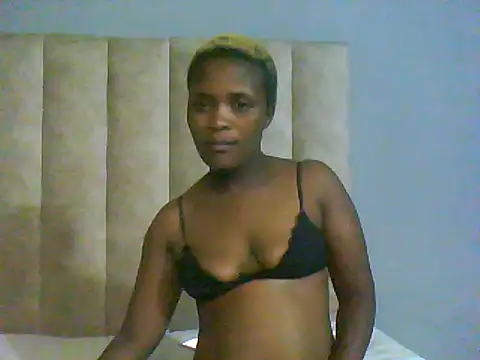KinkyluuX stripchat live cam model