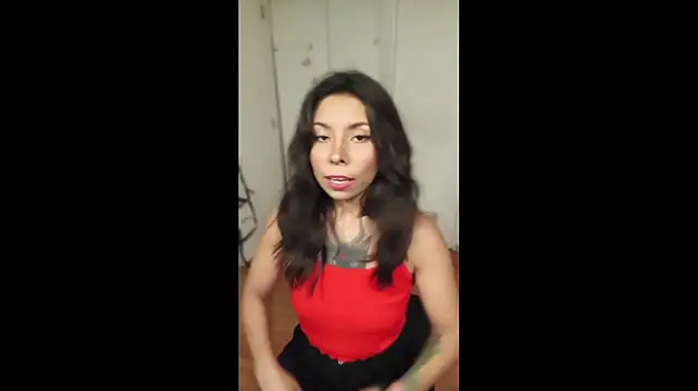 ivihetaira stripchat live cam model