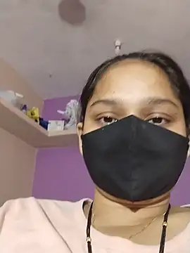 Priyanka_30 stripchat live cam model