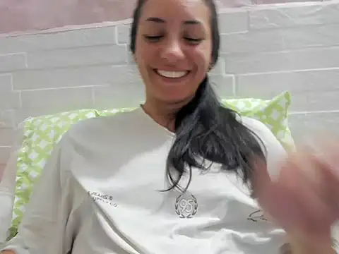 DulceLorrainexx stripchat live cam model