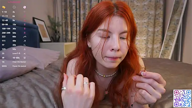 JeneeMinotti stripchat live cam model