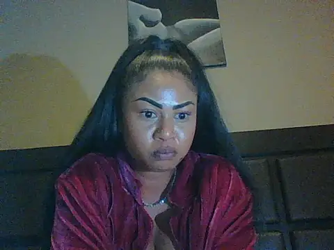 TheeHoneyBun69 stripchat live cam model