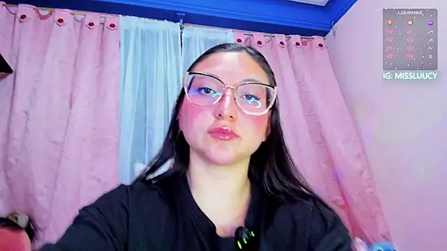 lucy_neil stripchat live cam model