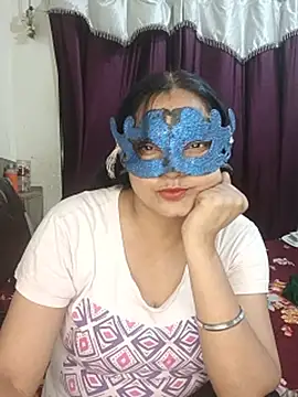 MEERAcle stripchat live cam model