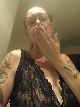 ladydivine14 stripchat live cam model